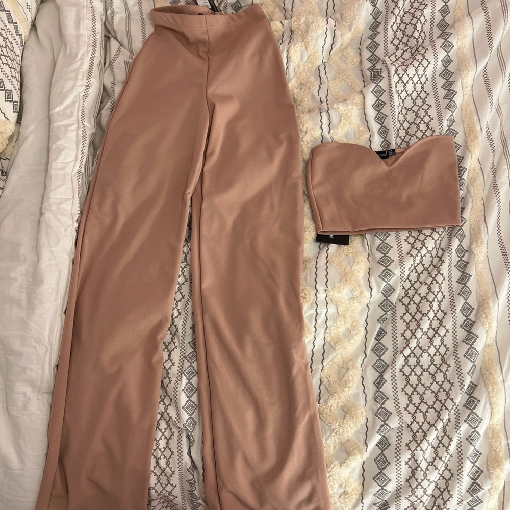PRETTY LITTLE THING TWO PIECE SET LIGHT PINK NEVER WORN